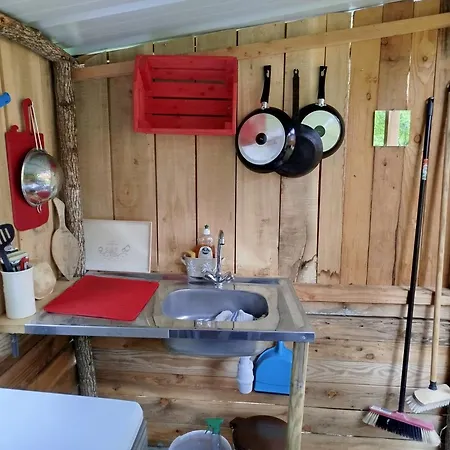 Roulotte Et Par Hasard Camping