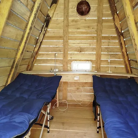 Roulotte Et Par Hasard Camping