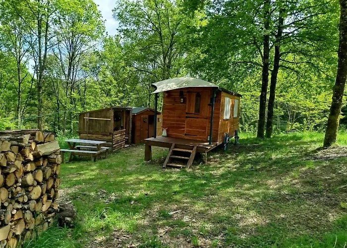 Roulotte Et Par Hasard Kemping *