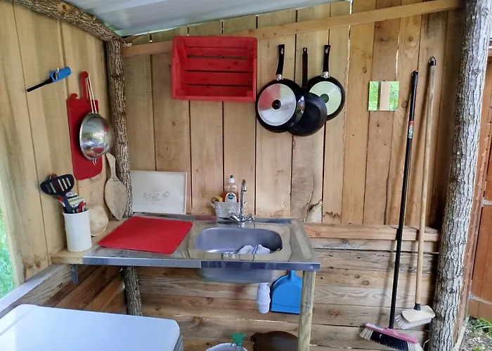 Roulotte Et Par Hasard Kemping